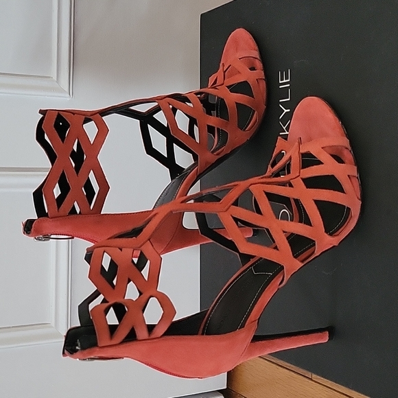 NEW Kendall and Kylie Elena3 Red Heels size 6.5 - Picture 4 of 4
